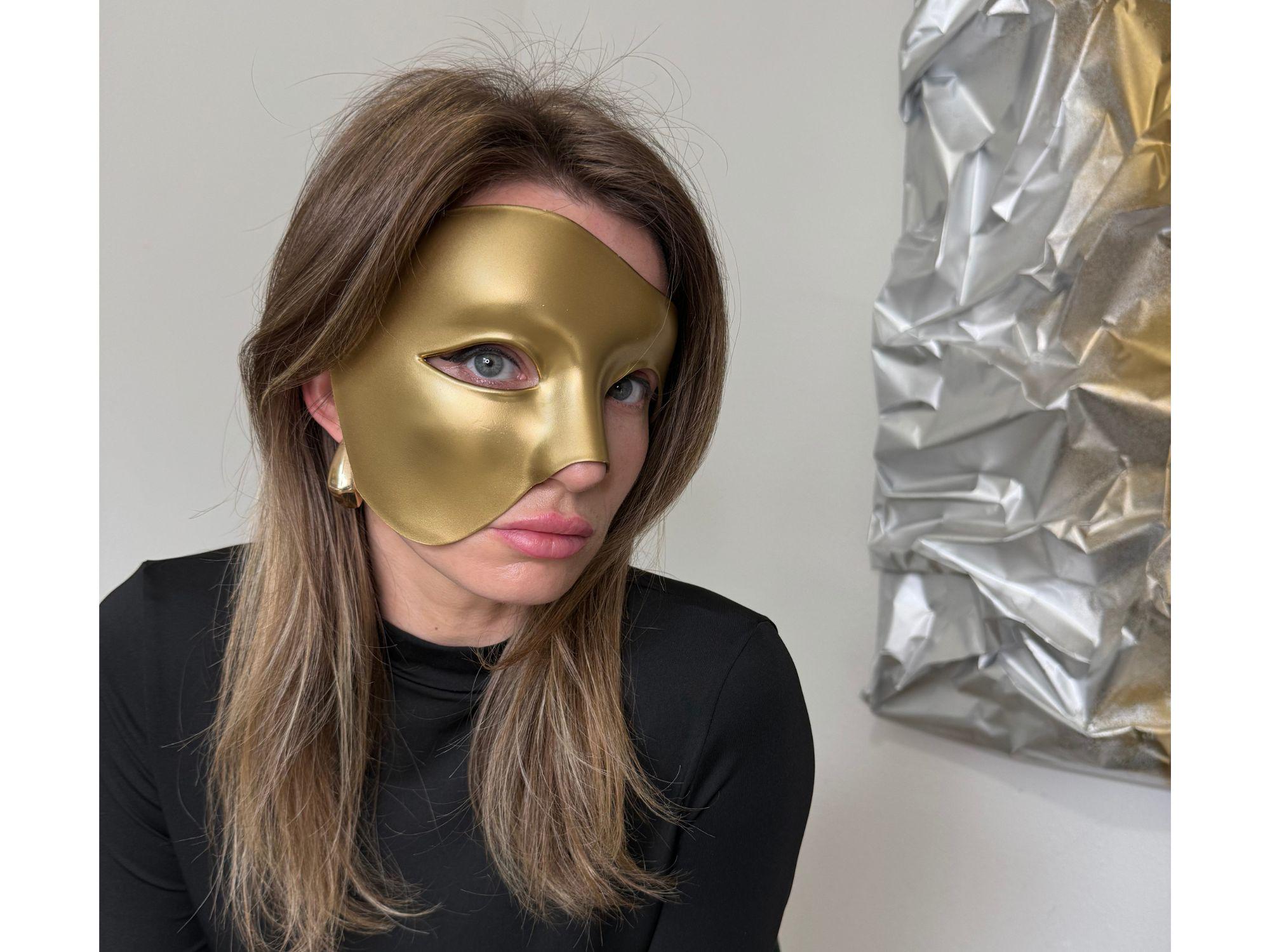 Adjustable Gold Venetian Mask